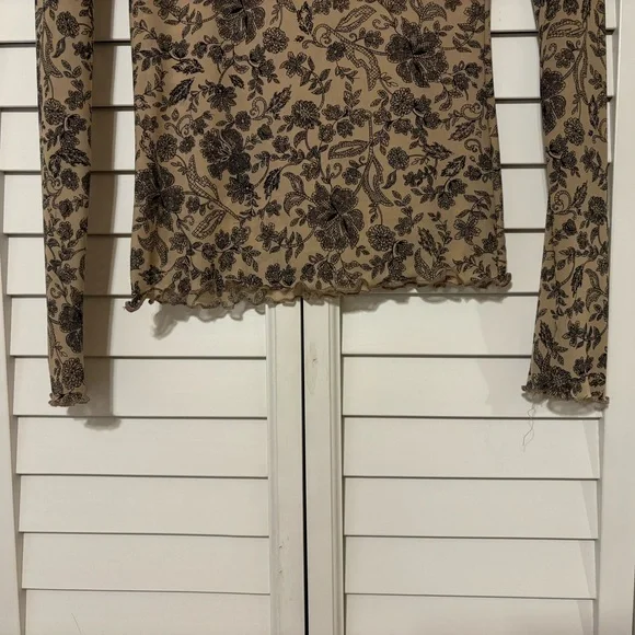 Pattern Mesh Long Sleeve - Picture 3 of 4